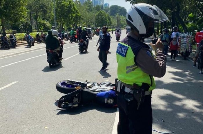 Sopir Bajaj Diburu Polisi Buntut Kecelakaan Dengan Biker Motor Sport Di ...