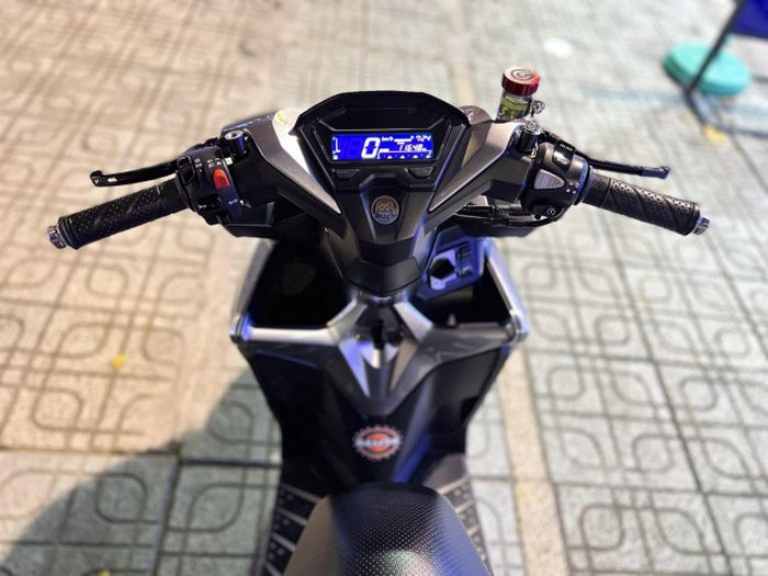 Unik, Modifikasi Motor Honda Vario 150 Berkaki Jari-Jari Plus Rem Super