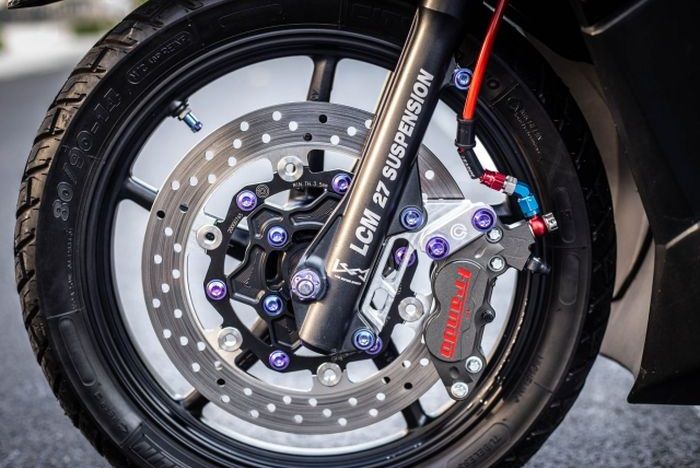 Modifikasi Honda Vario 150, Tampil Stylish Dibalut Kelir Hitam Anggun