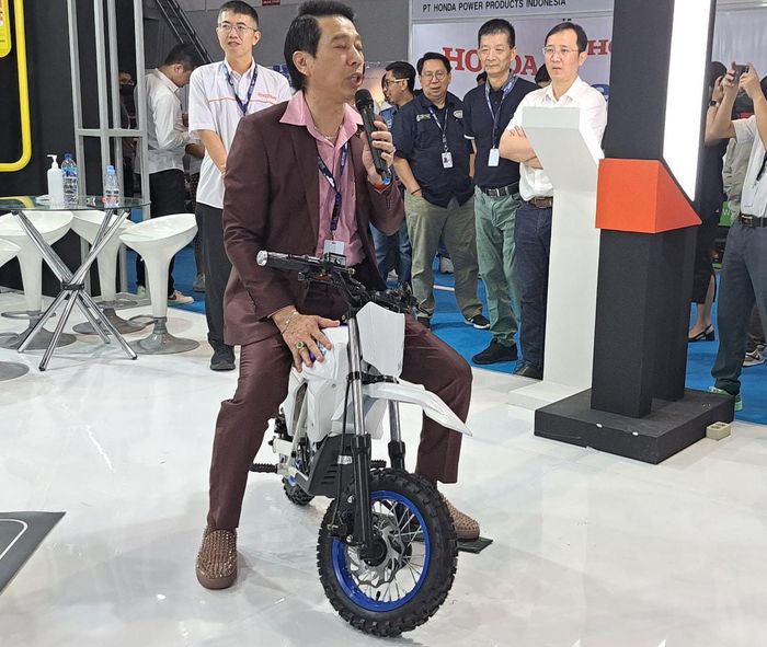 Motor Trail Mini Tenaga Listrik Buatan Keeway Majang Di Pevs Harganya Cuma Segini Semua