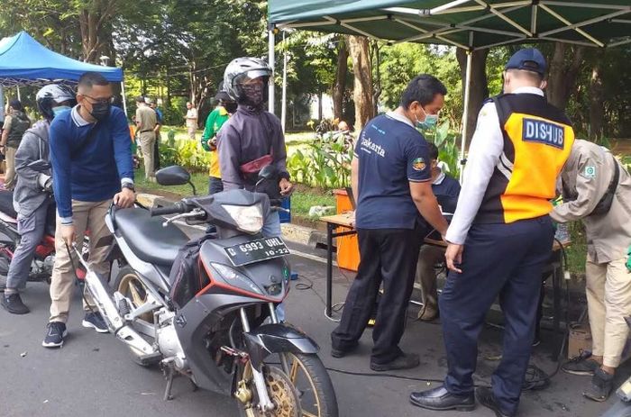 Berubah Lagi, Awas Kini Motor Belum Lolos Tes Uji Emisi Bisa Kena ...