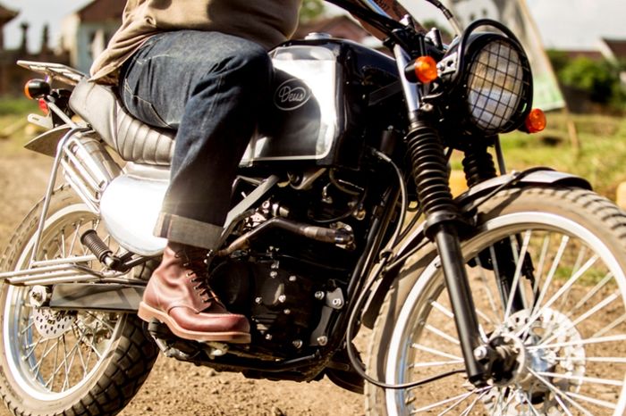 Kawasaki Klx 150 Ini Dipaksa Berbaju Jadul Ala Motor Enduro Jaman Dulu Nostalgia Motorplus Online Com