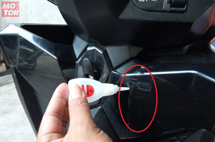 Usir Sisa Lem Korea Di Bodi Motor Cukup Pakai Cairan Ajaib Ini Semua Halaman Motorplus Usir Sisa Lem Korea Di Bodi Motor Cukup Pakai Cairan Ajaib Ini Semua Halaman Motorplus