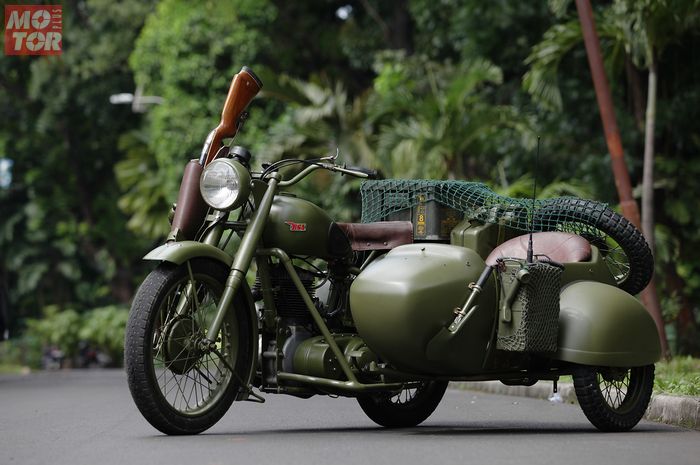 Siap Tempur BSA M20 Dimodifikasi Jadi Motor Perang 