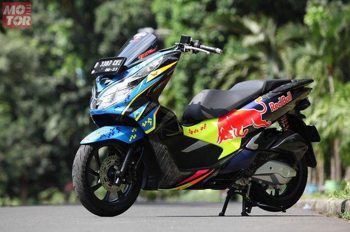  Modifikasi Minimalis Honda PCX 150 Pasang Part Carbon dan 