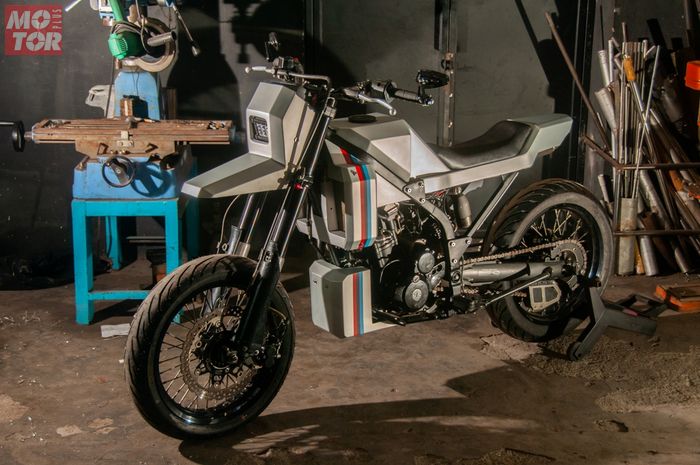 Modifikasi Kawasaki D Tracker 250 Tampil Gagah Seperti Robot Bodi Kotak Kotak Motorplus