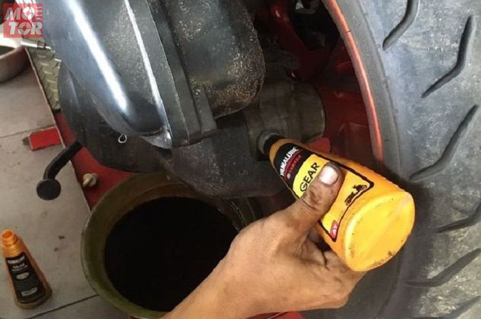 Jangan Pakai Oli Mesin Motor Matic Sekalian Buat Gardan Efeknya Bikin Dompet Jebol Semua Halaman Motorplus