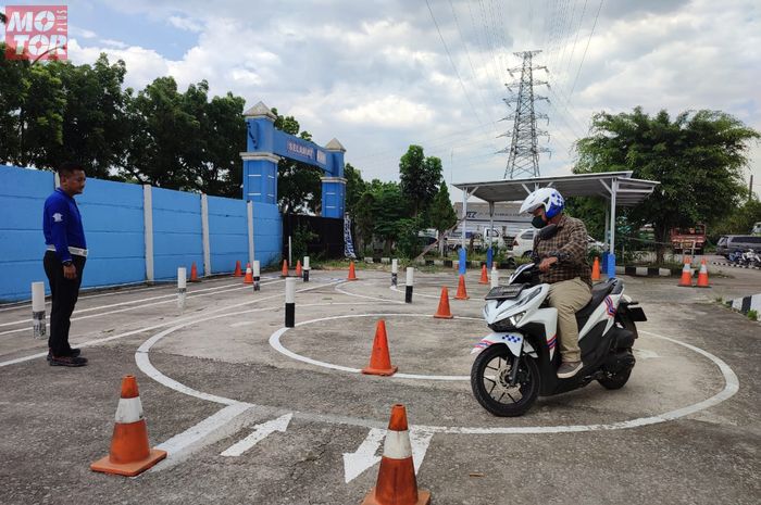 Ujian Praktik SIM Baru di Bekasi Ada Dua Kali Kesempatan Dalam Sehari, Pemohon SIM Tenang