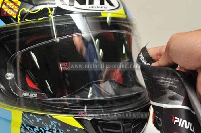 Pin lock helm clearance