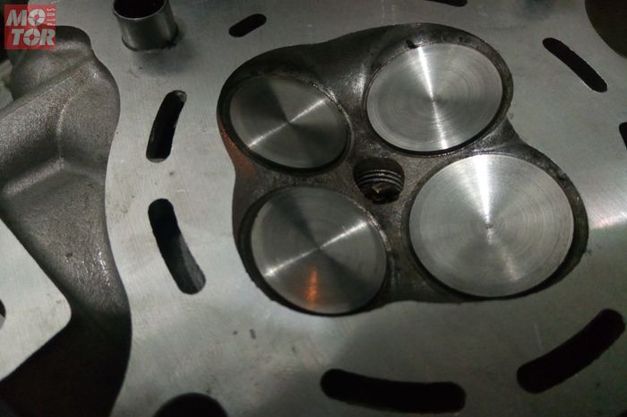 Tambah Ilmu Cara Ngecek Klep Mentok Cuma Pakai Lilin Mainan Kok Bisa Motorplus Online Com Sengaja beli banyak biar bisa bikin beragam bentuk bareng anak. tambah ilmu cara ngecek klep mentok