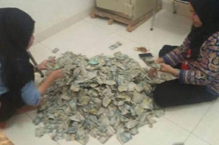 5000+ Gambar Duit Dalam Karung Gratis 5000+ Gambar Duit Dalam Karung Gratis