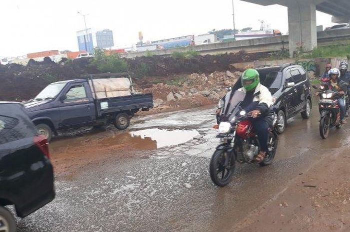 Kecelakaan Akibat  Jalan Rusak  Kita Bisa Minta Ganti Rugi 