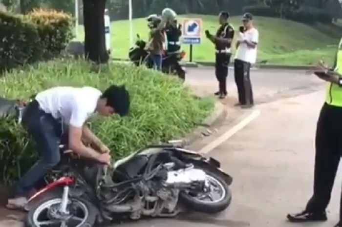  Motor  Dihancurkan Pemilik Sendiri Asuransi Bakal Ganti 