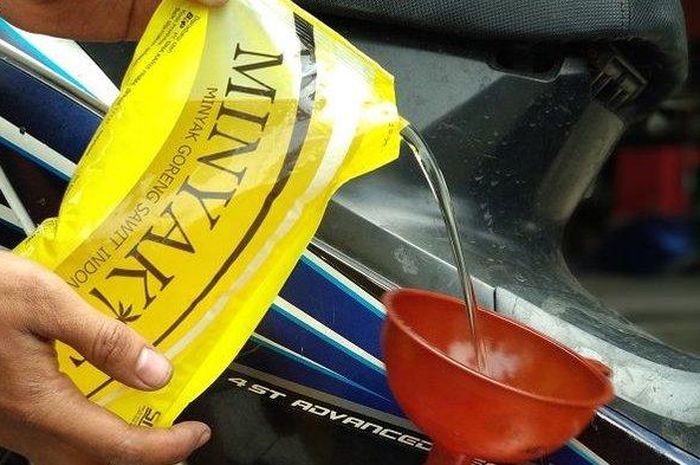 Viral Oli Mesin Campur Minyak Goreng Oli Diesel Juga 