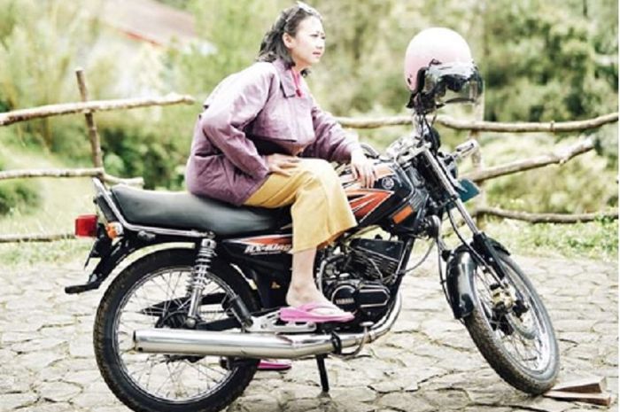 Enggak Cuma Andre Stinky Yamaha Rx King Ini Gagah Dinaiki Aktris Asri Welas Motorplus