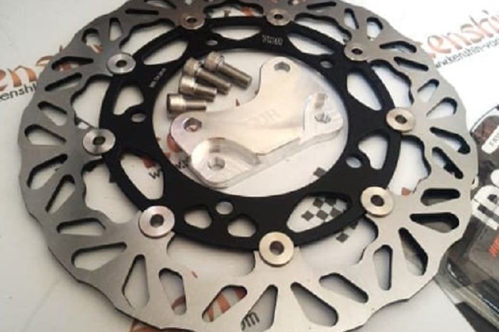 Pasang Cakram Belakang Lebar di Yamaha XMAX Agar Lebih 