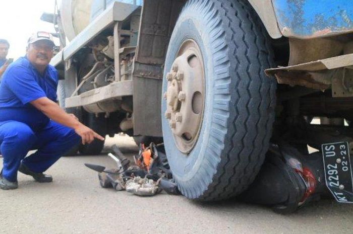 44 Koleksi Gambar Mobil Molen Gratis