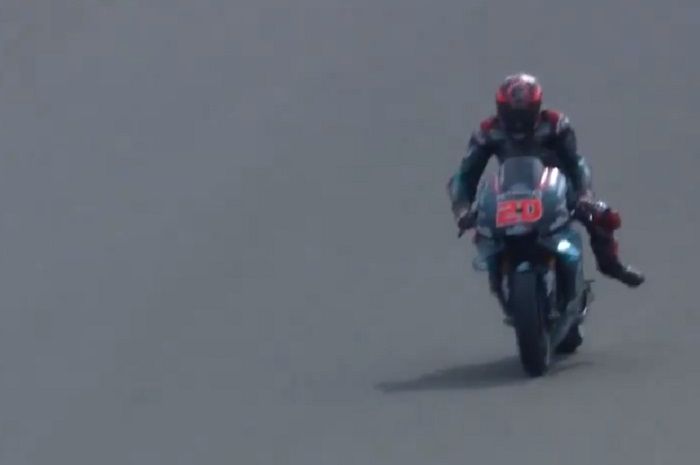 Video Detik Detik Fabio Quartararo Nyaris Terjungkal Lupakan Rasa Nyeri Demi Tempel Marc Marquez Motorplus