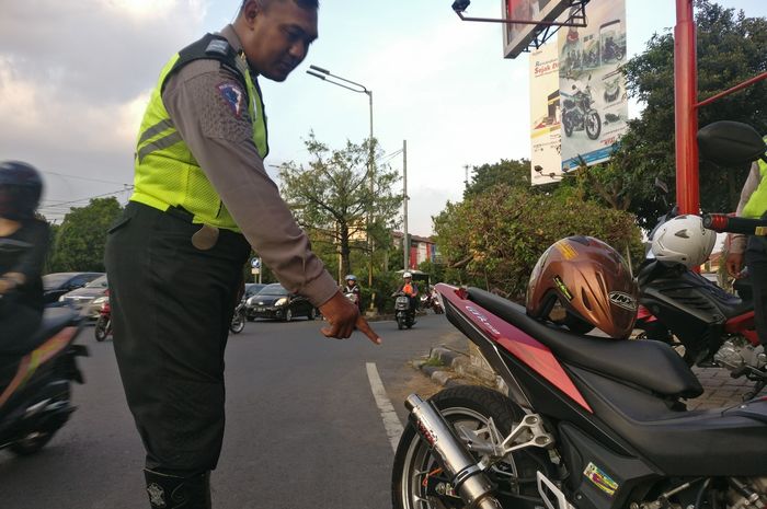 Wah Benarkah Tahun Ini Perpanjang Stnk Harus Lolos Uji Emisi Ini Jawaban Polisi Motorplus