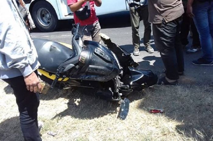 Skutik Yamaha Nmax Ringsek Tabrak Honda Supra Fit Korban Terseret