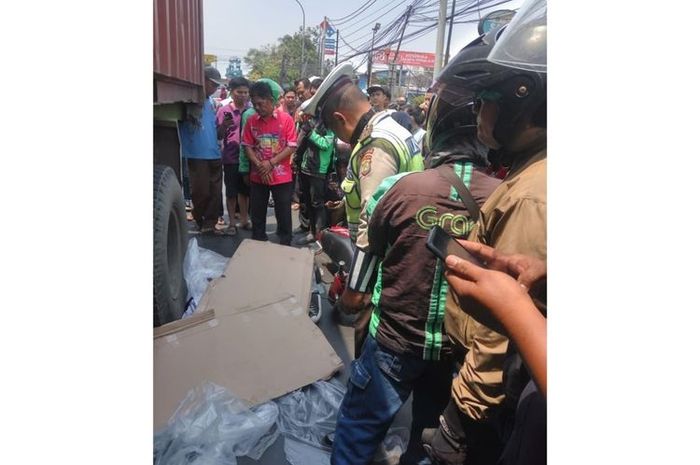 Miris Gara gara Gagal Mendahului Mini Bus Dua Siswi SMK 