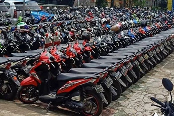 Parkiran Sekolah Kembali Viral di Tangerang