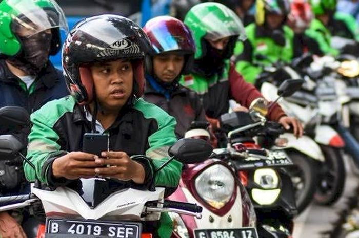 Waduh Tahun 2021 Pengemudi Ojol Gak Dapat Bansos Tunai Rp 300 Ribu Semua Halaman Gridmotor Id