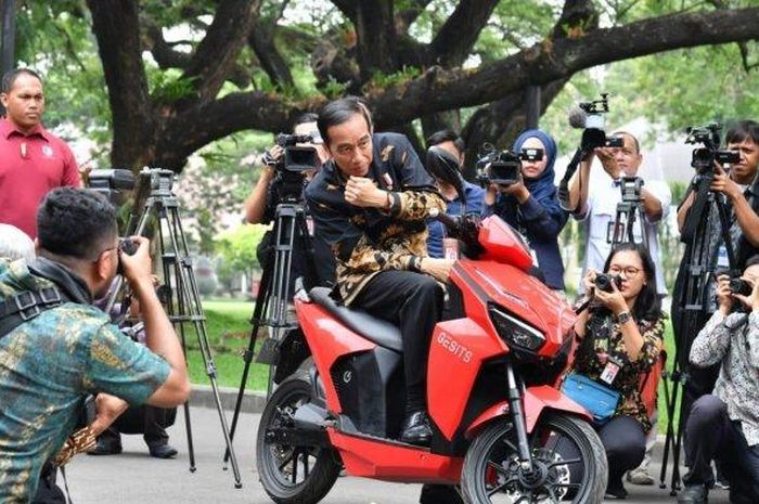 Asyik, Pemerintah Kasih Subsidi Motor Listrik Rp 8 Juta Dan Mobil ...