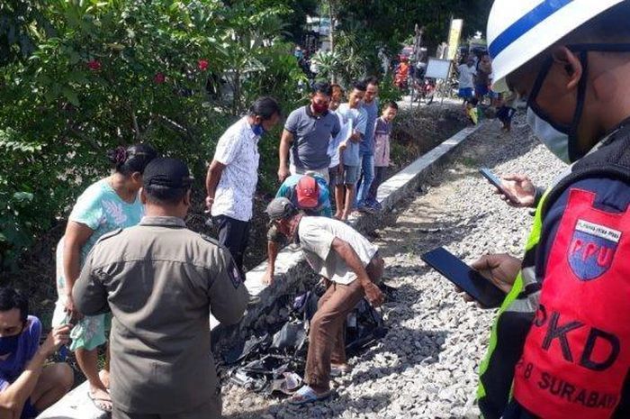 Warga Histeris 3 Nyawa Pemotor Melayang Usai Tersambar 