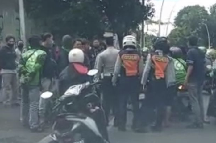 Waduh! Bulungan Macet Ojol Vs Dishub Ricuh Bentrok di ...