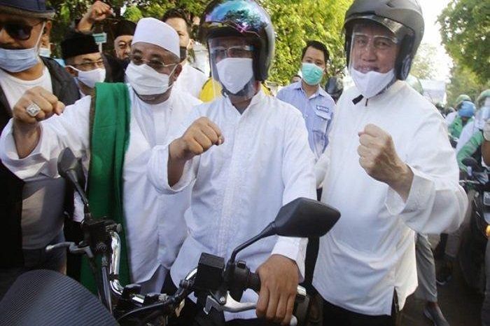 Calon di <a href='https://pontianak.tribunnews.com/tag/pilkada' title='Pilkada'>Pilkada</a> 2020 paling kaya versi KPK, H. Muhidin (kanan) punya motor ratusan juta rupiah.