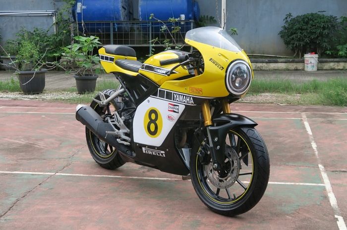 Modifikasi motor Yamaha R15 Neo Cafe Racer, tambah keren pakai livery legendaris.