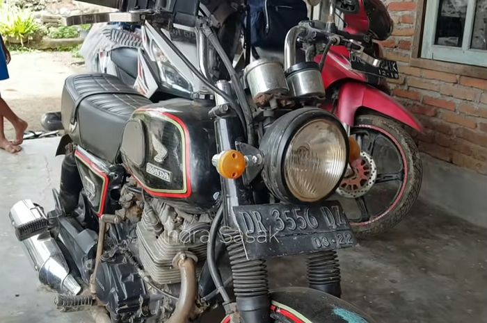 Heboh cowok biasa bisa nikahi cewek bule, pakai motor tua Honda GL100.