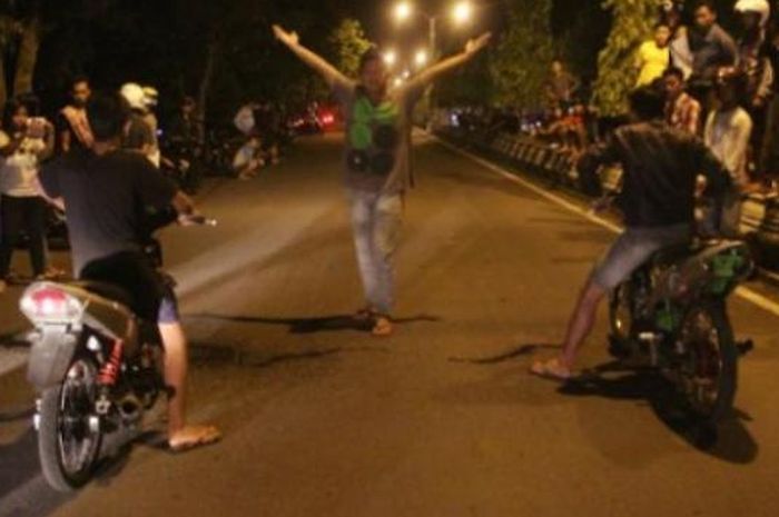 Wow Tutup Jalan Buat Gelar Balap Liar, Dendanya Tembus Rp 1 Miliar ...