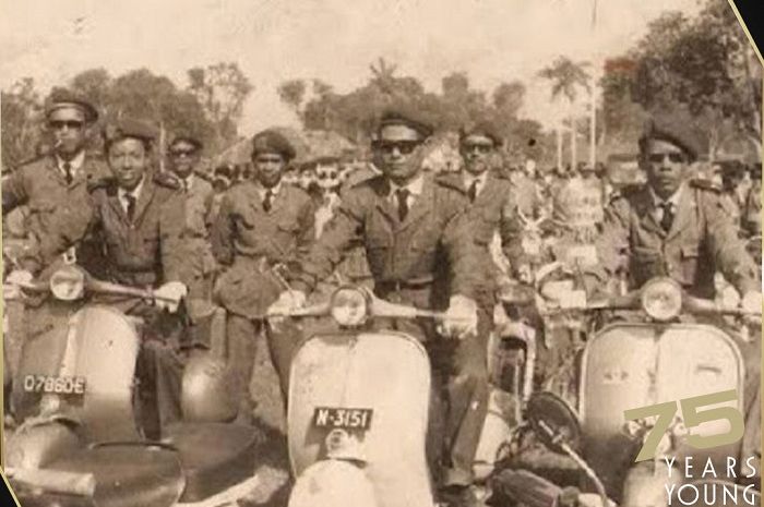 Intip Sejarah Vespa Di Indonesia, 75 Tahun Mengaspal Masih Diburu ...