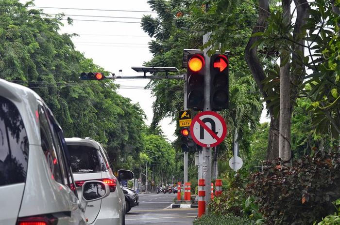 Berakibat Fatal, Ingat Lagi Bahaya Terobos Lampu Lalu Lintas Saat ...