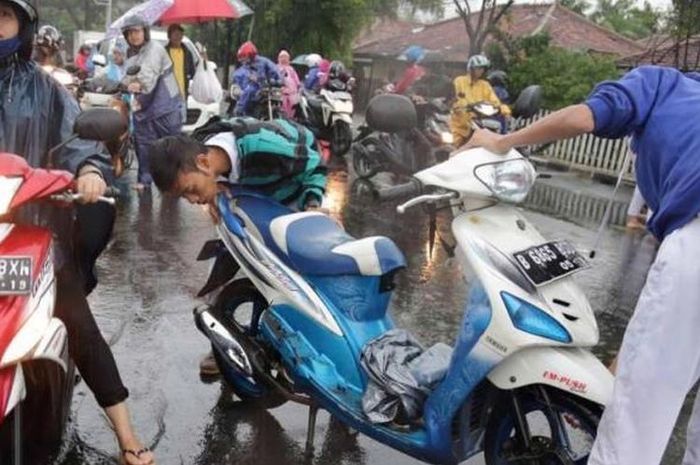 Batas Aman Terabas Banjir, Banyak Yang Abai Hingga Salahkan Motor Saat ...