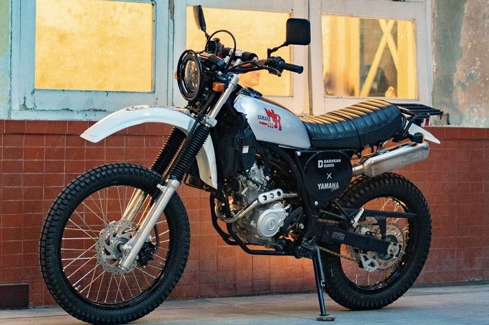 apik-modifikasi-motor-yamaha-wr-155-r-jadi-trail-jadul-tahun-1970-an