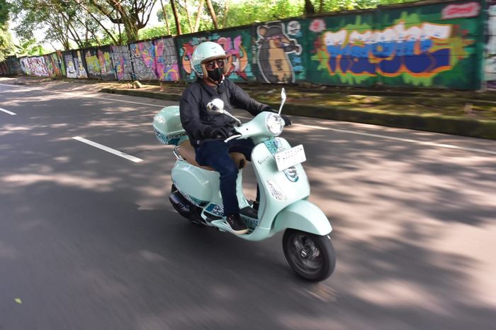 Test Ride Vespa Batik Ke Puncak Bogor Cuma Enak Buat Dalam Kota