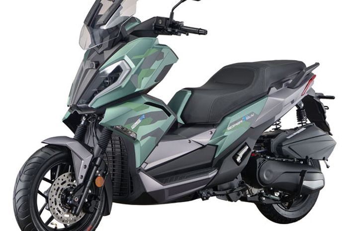 Yamaha XMAX mungkin kurang percaya diri, namun motor matic adventure 125cc ini hanya memiliki nama yang lebih berani.