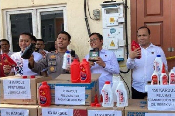 Waspada Ribuan Oli Palsu Merek AHM, Yamalube Dan Pertamina Beredar Di ...