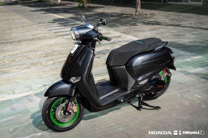 Modifikasi Motor Honda Giorno+ Bodi Hitam Glitter, Pakai Sokbreker YSS ...