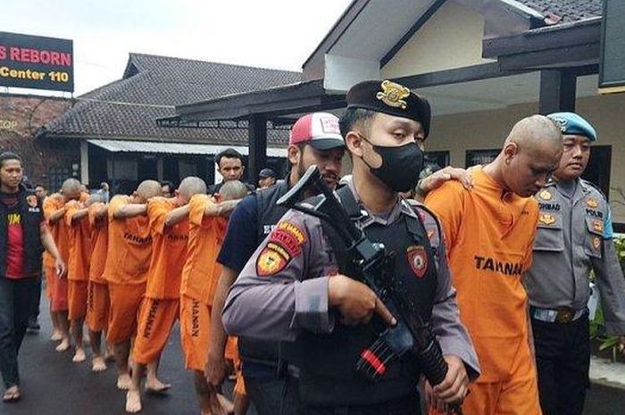 Ketua Geng Motor Bandung Ditangkap Polisi Saat Beraksi Sadis Di Kantor ...