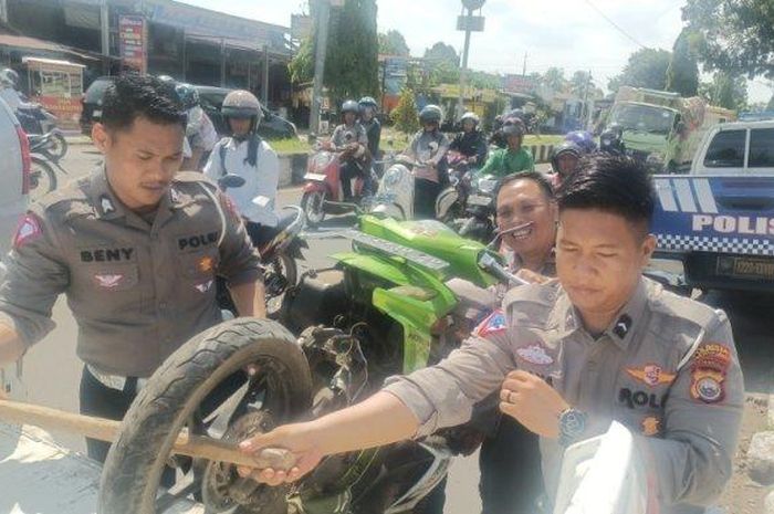 Kecelakaan Honda BeAT Tabrak Bengkel Las di Bengkulu Pengendara Tewas ...