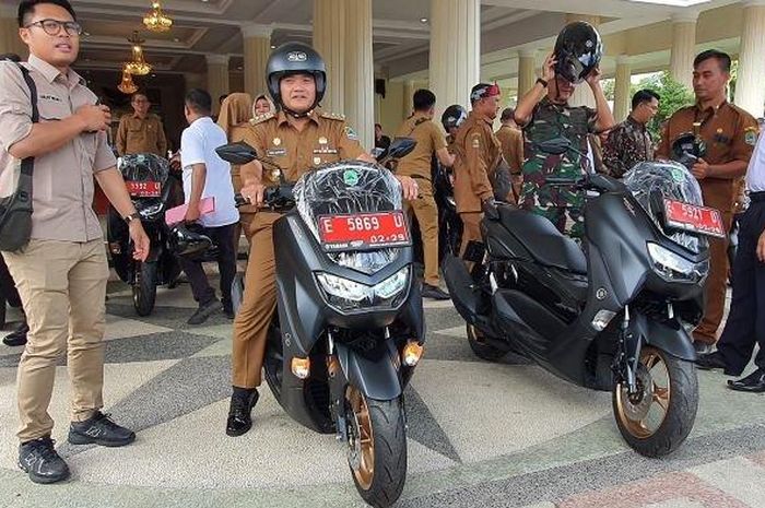 Kepala Desa Dan Lurah Se-Majalengka Full Senyum Motor Dinas Pakai ...