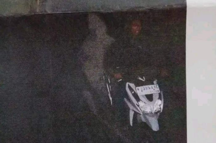 Pemotor Honda Vario Di Pasuruan Kena Tilang Etle Bonceng Pocong Tak