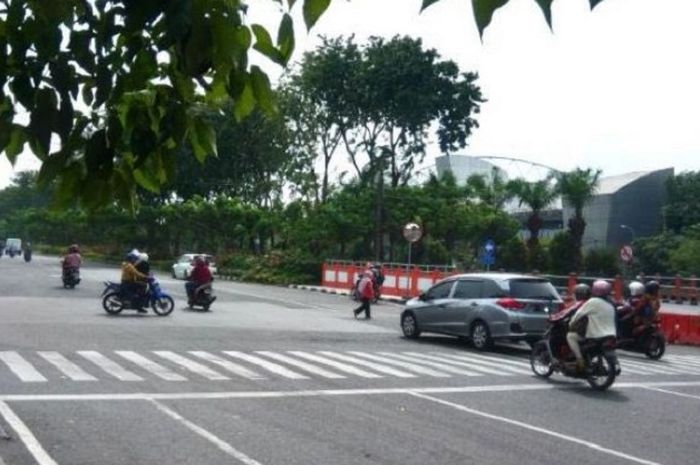 25+ Trend Terbaru Pasang Stiker Keluarga Besar Polisi Kena Tilang