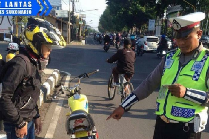 Modifikasi Plat Nomor Motor Yang Diperbolehkan