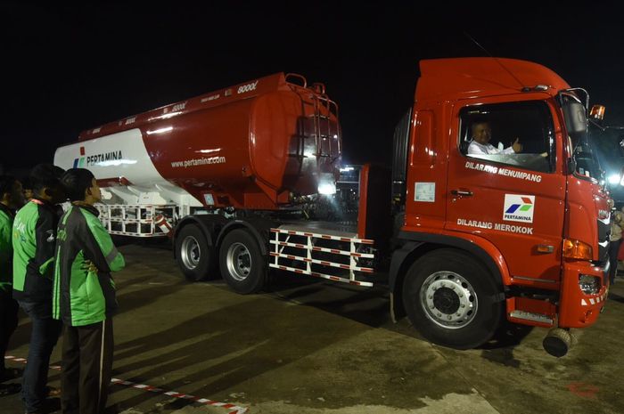 Pertamina Undang Bikers Kasih Tips Biar Enggak Dihajar Truk Tangki Motorplus Online Com