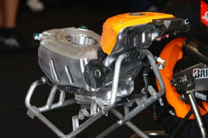 Berapa Kapasitas Tangki Motor MotoGP dan Kenapa Posisinya di Bawah Jok